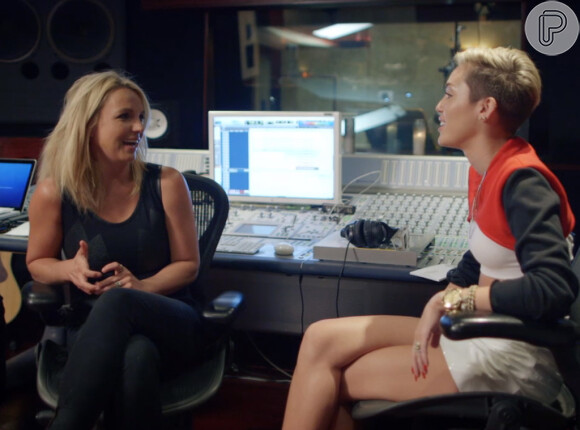 Britney Spears e Miley Cyrus trocam elogios no documentário 'Miley: The Movement', em 16 de outubro de 2013