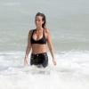 Juliana Didone, de 28 anos, entrou no mar de top e bermuda, em 24 de dezembro de 2012