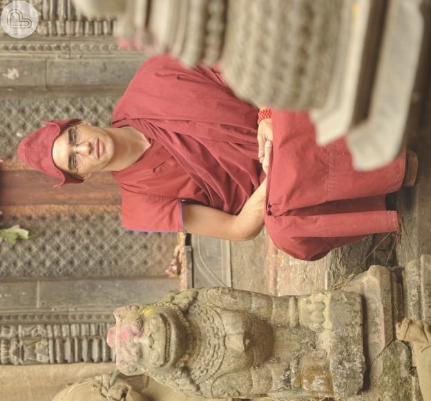 Caio Blat interpreta o monge Sonan, em 'Joia Rara'