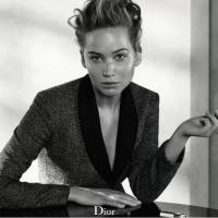 Jennifer Lawrence, garota-propaganda da Dior, posa para editorial da grife