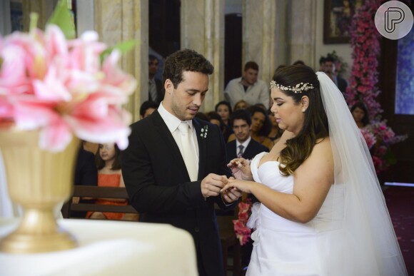 Em 'Amor à Vida', Rodrigo Andrade vive Daniel, que recentemente subiu ao altar com a gordinha virgem Perséfone (Fabiana Karla)