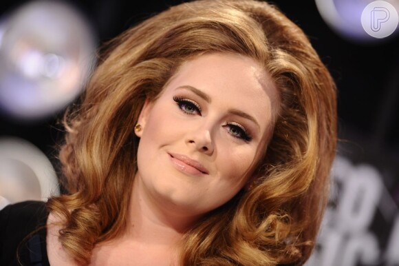 Adele registra seu nome como marca registrada, informou jornal inglês em 25 de dezembro de 2012