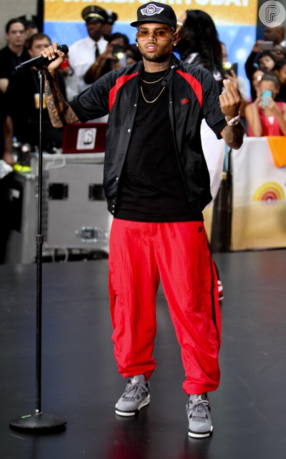 Chris Brown está em liberdade concidional e pode pegar até quatro anos de prisão