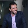 Rodrigo Lombardi se diverte na premiação Sorriso do Bem