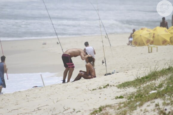 Fernanda de Freitas, que está no ar em "Tapas & Beijos", namorou muito na praia