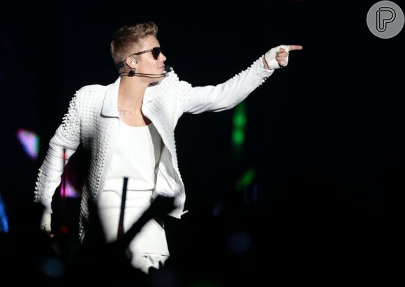 Justin Bieber se apresenta na Praça da Apoteose, no Rio de Janeiro, neste domingo, 3 de novembro de 2013