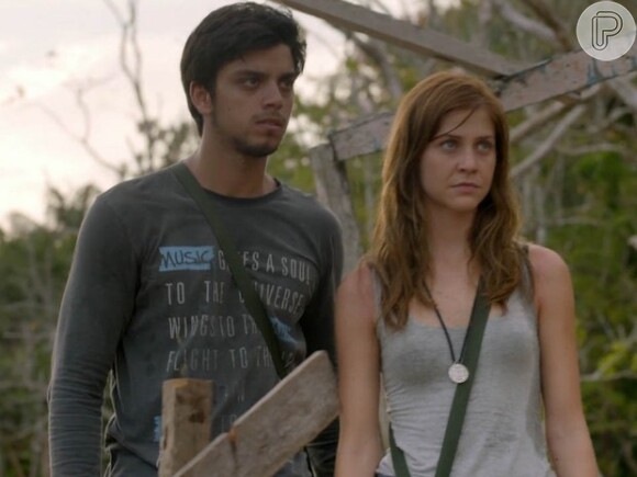 Paulinha (Christiana Ubach) e Marlon (Rodrigo Simas) chegam à Comunidade, no meio da selva, em 'Além do Horizonte'
