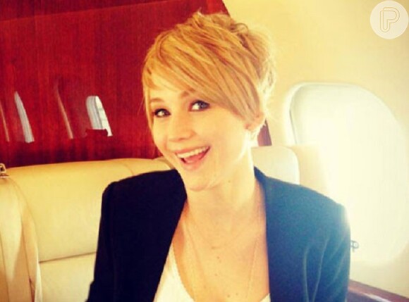 Jennifer Lawrence divulgou uma foto com o cabelo curto em sua página no Facebook, em 7 de novembro de 2013