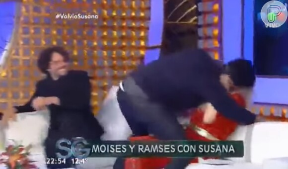 Sergio Marone surpreendeu Susana Giménez, apresentadora da TV argentina, com um beijo na boca