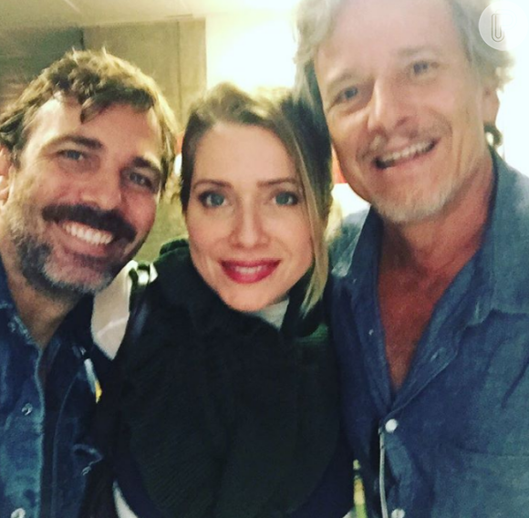 Letícia Spiller postou em seu Instagram uma foto com Marcello Novaes e Marcelo Faria nos bastidores da novela 'Sol Nascente', que entrará no lugar de 'Êta mundo bom!'