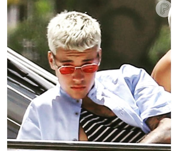 Recentemente, Justin Bieber agitou a web ao postar uma foto em aparecia entrando no mar de cueca branca