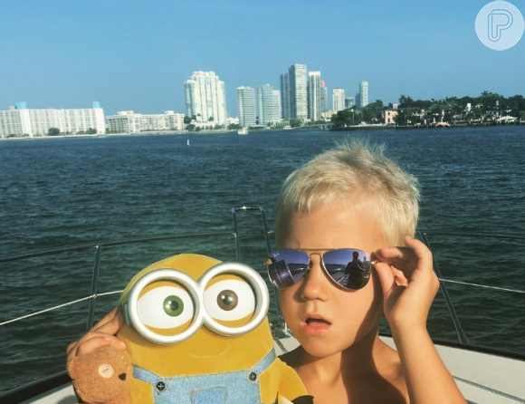 Justin Bieber escreveu a seguinte legenda ao postar foto do irmão mais novo, Jaxon, de 6 anos: 'Que fera".
