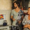 Na cena do capítulo 100, Miguel (Gabriel Leone) prepara um café da manhã ao lado da avó Piedade (Zezita Matos)