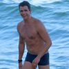 Marcio Garcia exibiu o abdômen definido na Praia do Pepino, Rio de Janeiro, onde jogou futevôlei nesta quarta-feira, 06 de julho de 2016