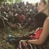 Giovanna Ewbank foi clicada cercada de crianças em março passado durante nova viajem pela África