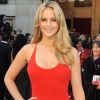 No Oscar de 2011, Jennifer Lawrence apostou em um vestilo longo sem muitos detalhes da marca Calvin Klein feito por Francisco Costa
