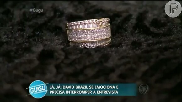 O radialista afirmou ter gostado de um anel. Sem dinheiro para pagar, o atacante do time espanhol ofereceu o anel como presente