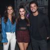 Solteira, Mariana Rios curtiu o evento de beleza com Rodrigo Simas e Giovanna Lancellotti