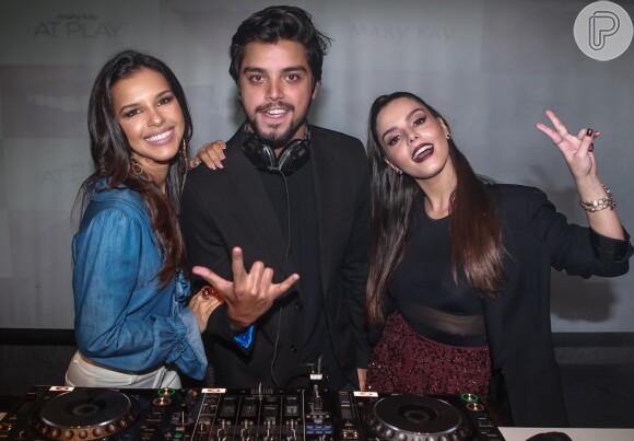 Mariana Rios, Rodrigo Simas e Giovanna Lancellotti comandaram as carrapetas da festa 