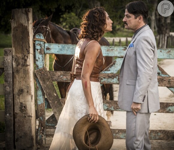 Carlos Eduardo (Marcelo Serrado) tenta estuprar Tereza (Camila Pitanga) e ela anuncia o fim de seu casamento, na novela 'Velho Chico'