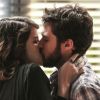 Novela 'Haja Coração': Giovanni (Jayme Matarazzo) volta a beijar Camila (Agatha Moreira)