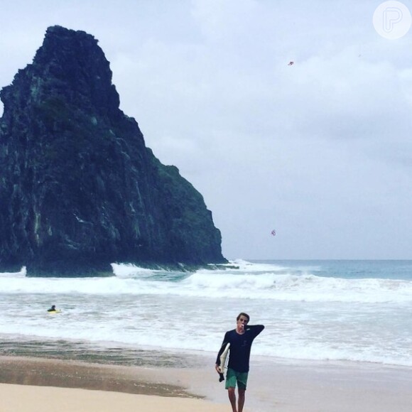 Felipe Poeta tem 13 anos e adora surfar: ele, inclusive, deu aulas para a apresentadora