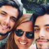 Ana Sang, também mãe de Felipe Simas, posa com os filhos Bruno Gissoni e Rodrigo Simas