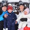 Príncipe George se divertiu com os pais e a irmã em estação de esqui nos Alpes Franceses, em março de 2016
