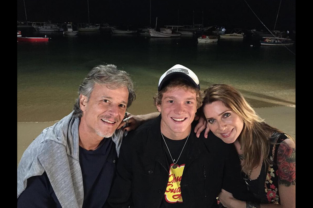 Filho da letícia spiller