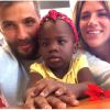 Giovanna Ewbank e Bruno Gagliasso adotaram a menina Chissomo, apelidada de Titi, na África.