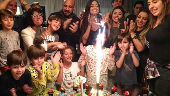 Aline Riscado festeja 6 anos do filho com o ex-marido e o namorado, Felipe Roque