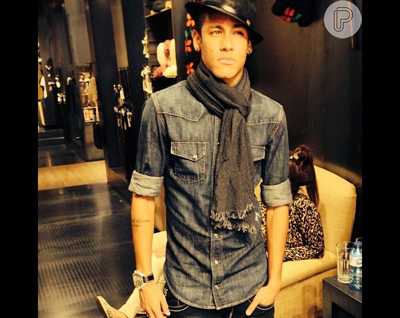 Bruna Marquezine publica foto de Neymar todo estiloso, em 10 de novembro de 2013