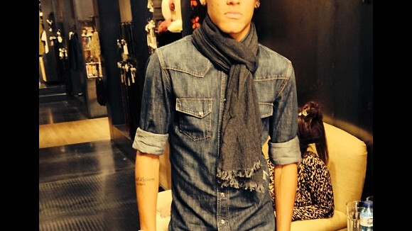 Bruna Marquezine se derrete por Neymar em foto: 'Meu modelo'