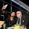 Neymar e Jô Soares registraram o encontro fazendo uma selfie