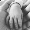 Sophie Charlotte e Daniel de Oliveira só haviam mostrado a mão do filho, Otto, quando ele nasceu, em março