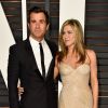 Jennifer Aniston se sente incomodada com o assédio que ela e o marido, Justin Theroux, sofrem por parte dos paparazzi