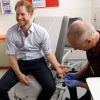 Príncipe Harry fez um teste de HIV, em uma campanha de conscientização sobre a doença para incentivar outras pessoas a tomar a mesma iniciativa