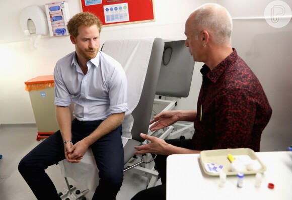 Príncipe Harry fez um exame de HIV e transmitiu ao vivo no Facebook