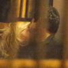 Grazi Massafera e Patrick Bulus foram fotografados aos beijos em um restaurante, em junho
