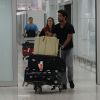 Marina Ruy Barbosa e o noivo, Xandinho Negrão, desembarcam em São Paulo após viagem de férias à Tailândia e ao Qtar, neste domingo, 17 de julho de 2016