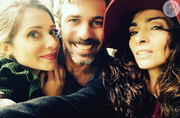 Claudia Ohana compartilhou em seu perfil do Instagram uma foto dos bastidores do primeiro encontro do elenco da novela 'Sol Nascente', que tem estreia prevista para outubro de 2016