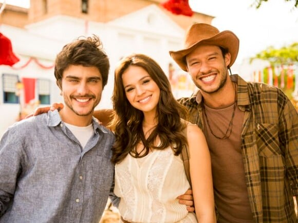 Gabriel Leicam, Bruna Marquezine e Nando Rodrigues vivem o trio de protagonistas da segunda fase de 'Em Família', a próxima das nove, da Globo, e a última de Manoel Carlos