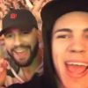 Biel e o produtor americano acharam a situação engraçada e gravaram vídeos mostrando as fãs de Justin aos gritos pelo ídolo internacional em seus perfis do Snapchat