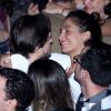 Camila Pitanga e Igor Angelkorte se beijam durante show no Rio nesta sexta-feira, dia 22 de julho de 2016