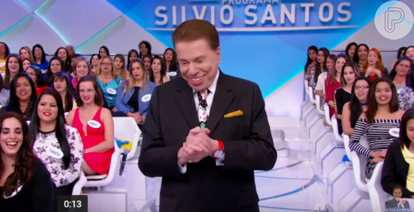 Silvio Santos não perdeu o seu habitual bom humor nem quando percebeu que uma lente de contato tinha saído do seu olho enquanto apresentava o seu programa que foi ao ar neste domingo, 24 de julho de 2016