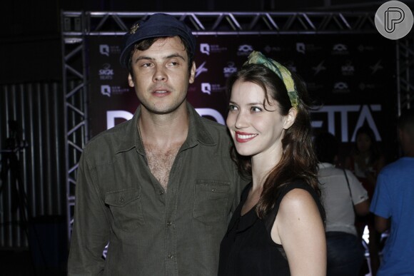 Nathalia Dill e Sergio Guizé começaram a namorar depois que se conheceram nos bastidores da novela 'Alto Astral' (2014)