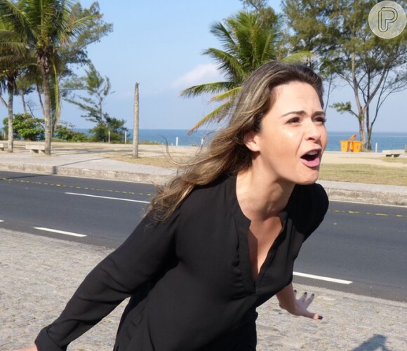 Ex-BBB Ana Paula Renault gravou sua participação em 'Haja Coração' em uma praia do Rio de Janeiro