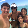 Rodrigo Faro e Vera Viel posam com as filhas Clara e Maria, de respectivamente, 11 e 8 anos