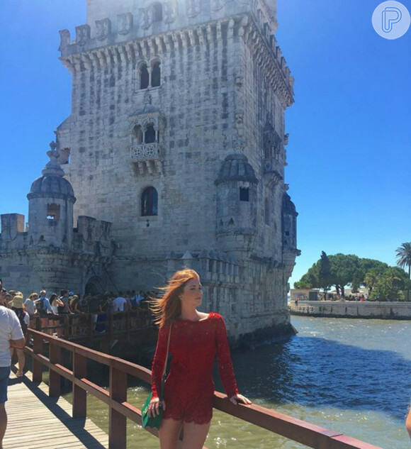 Marina Ruy Barbosa visitou Lisboa, capital de Portugal, para divulgar a novela 'Totalmente Demais'
