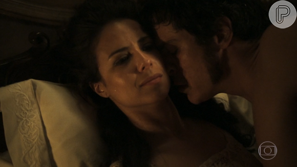 Capítulo de 'Liberdade, Liberdade' mostrou noite de núpcias de Rosa/ Joaquina (Andreia Horta) e Rubião (Mateus Solano) nesta terça-feira, 26 e julho de 2016